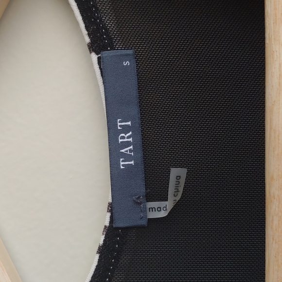 Tart black and white printed onesie romper size small - Picture 5 of 13